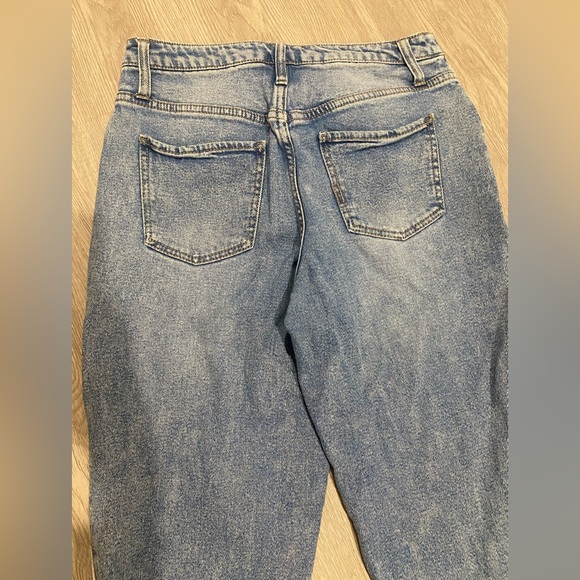 Wild fable edge side zipper jeans, high waisted crop fit with fringe bottom sz 6 - Picture 4 of 6